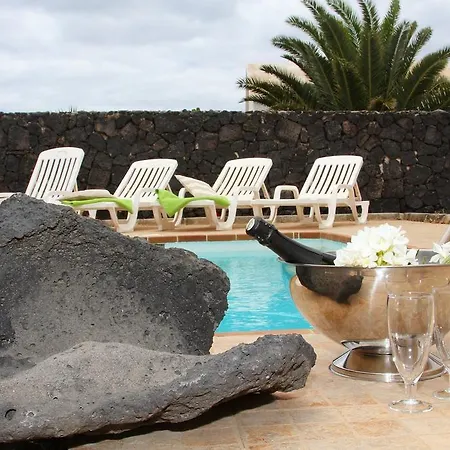 Апартаменты Villas Los Claveles
