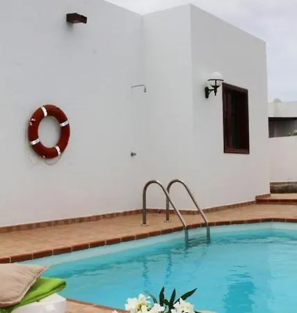 Villas Los Claveles Апартаменты *